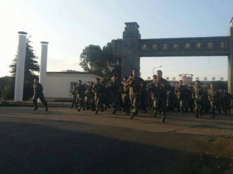 陳愛蓮:總結過去,我們旗開得勝;正視現在,我們穩步前進;展望未來,我們豪情滿懷!