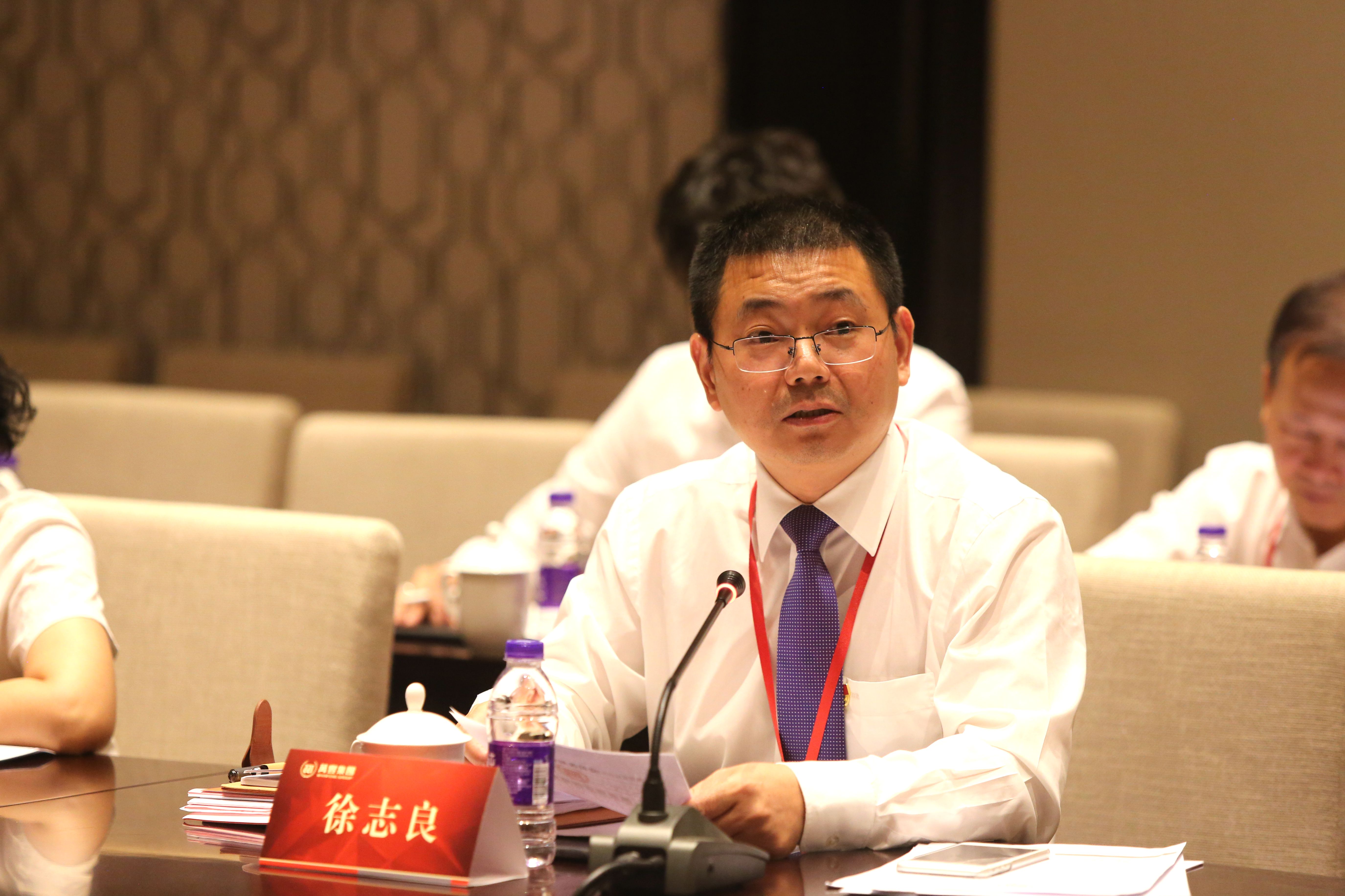 金年會集團召開黨委擴大會議助推“兩學一做”主題教育常态化、制度化