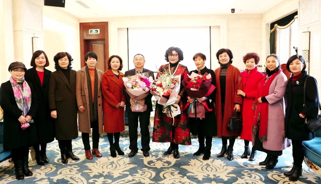 ☆社會各界歡送陳愛蓮代表赴京出席全國“兩會”