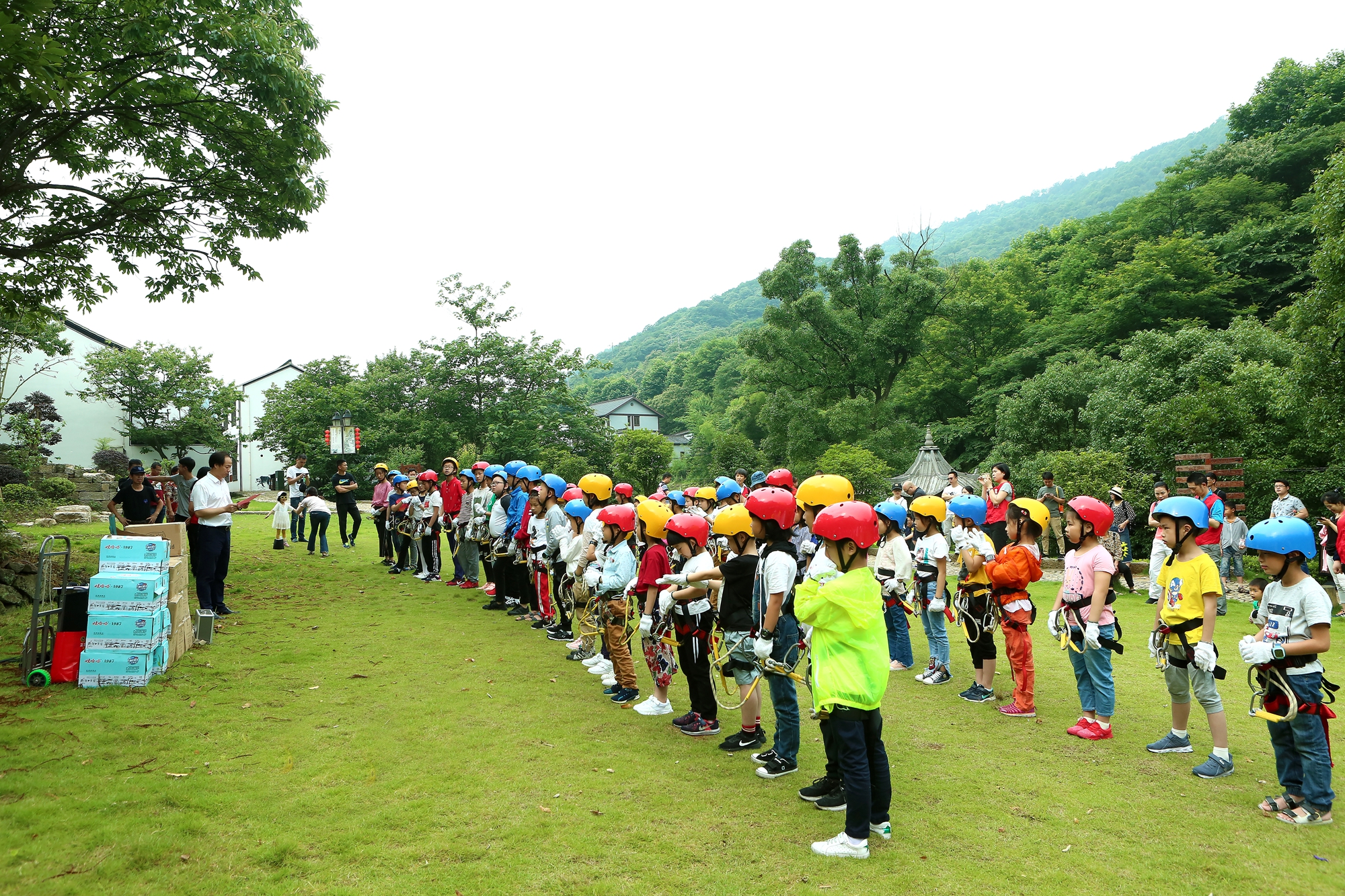 【快樂六一】“大手拉小手,金年會伴成長”金年會集團開展慶“六一”系列活動